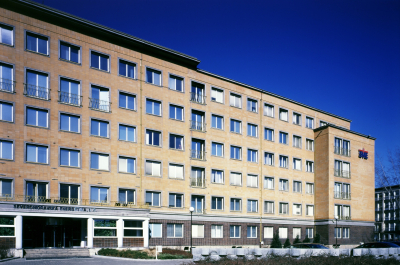 Čištění a oprava fasády Domu energetiky